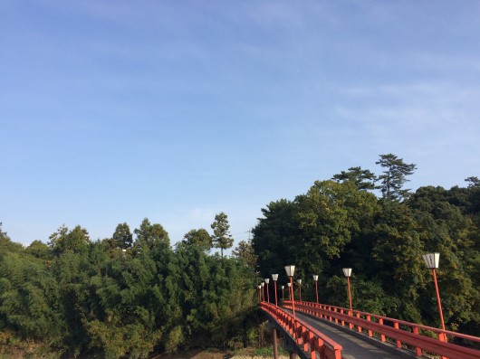 滝宮天満宮に続く橋