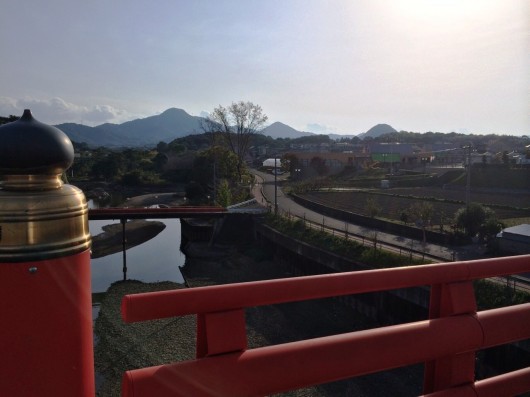 国道３２号から見える道の駅滝宮