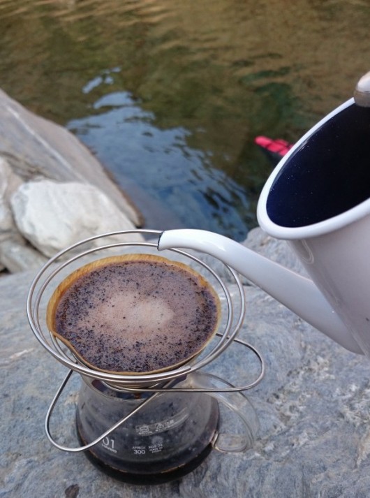 外でコーヒー