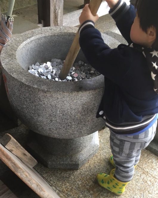厄除けの石臼